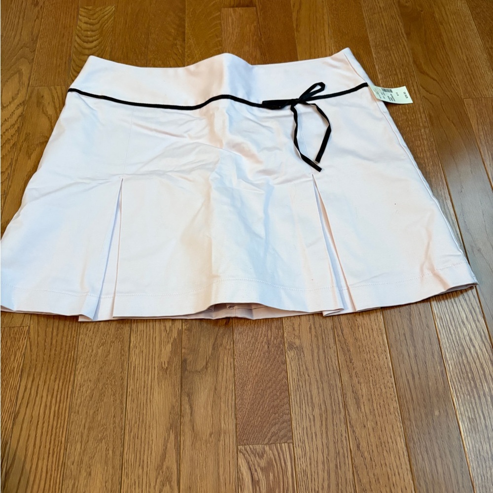 Light pink bow skort